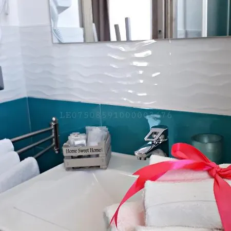 L'angolo Chiaro B&B 타비아노