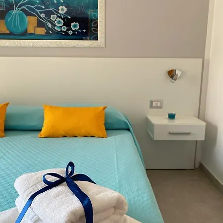 L'angolo Chiaro Couette-café Taviano (Lecce)