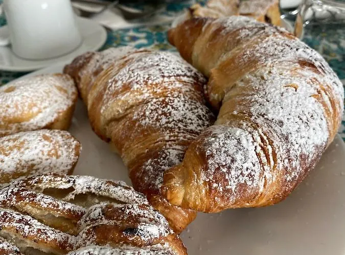 L'angolo Chiaro לינה וארוחת בוקר טביאנו